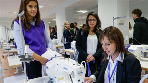 La scuola dell’alta moda debutta a Novara: “Sarete il .